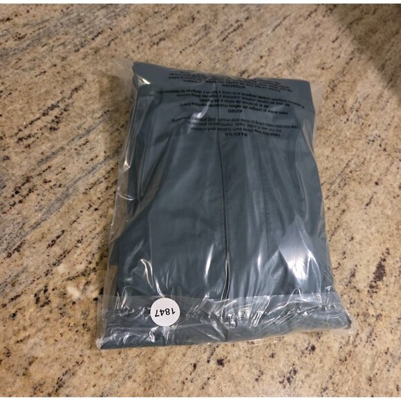 EMS EASTERN MOUNTAIN SPORTS Packable Rain Jacket Women's M Green EUC Hooded - Picture 15 of 15